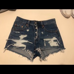 SOLD ON MERCARI       Levi 501 original short